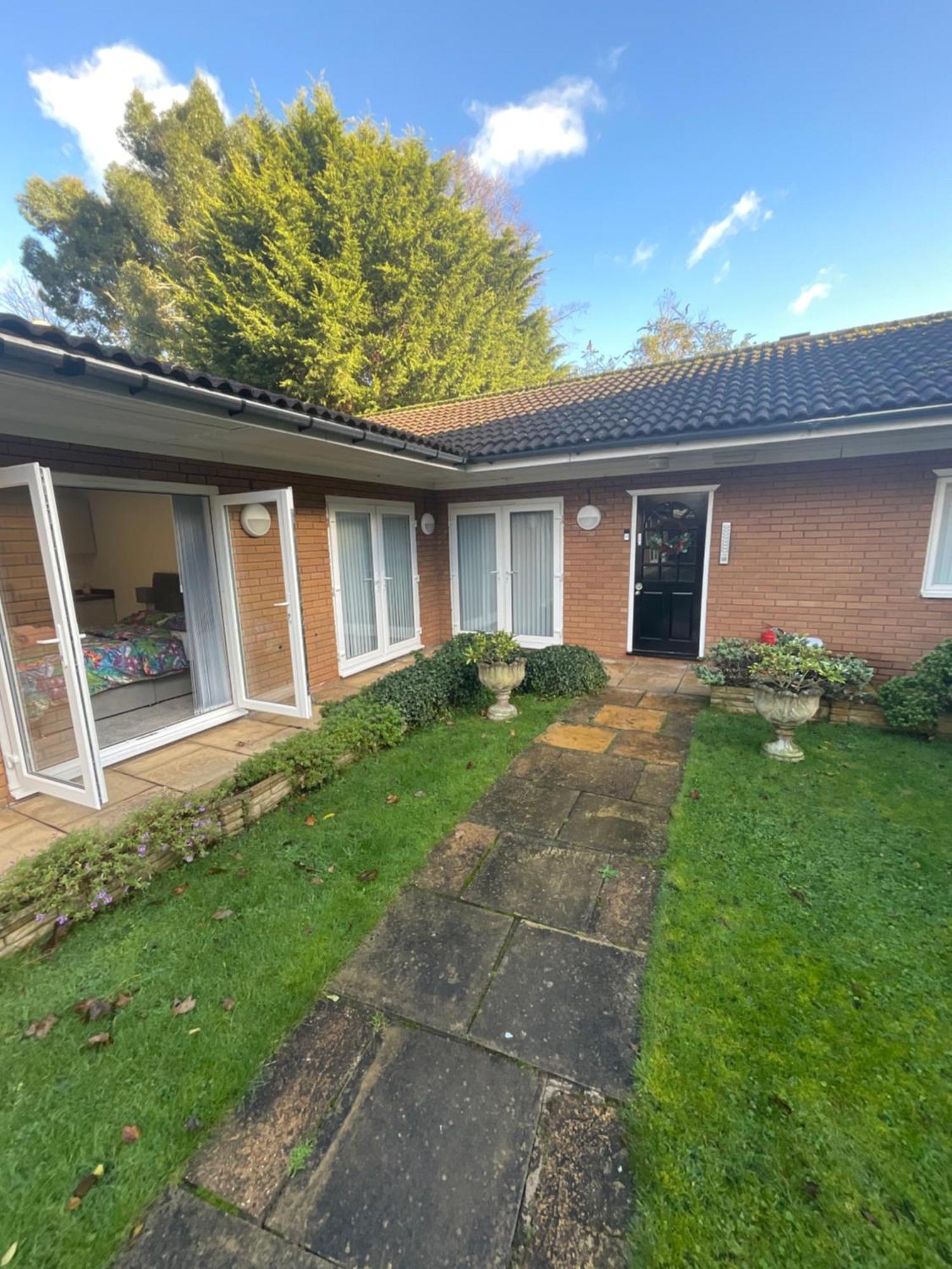 Selborne Studios Off Road Gated Parking Coventry Exterior foto