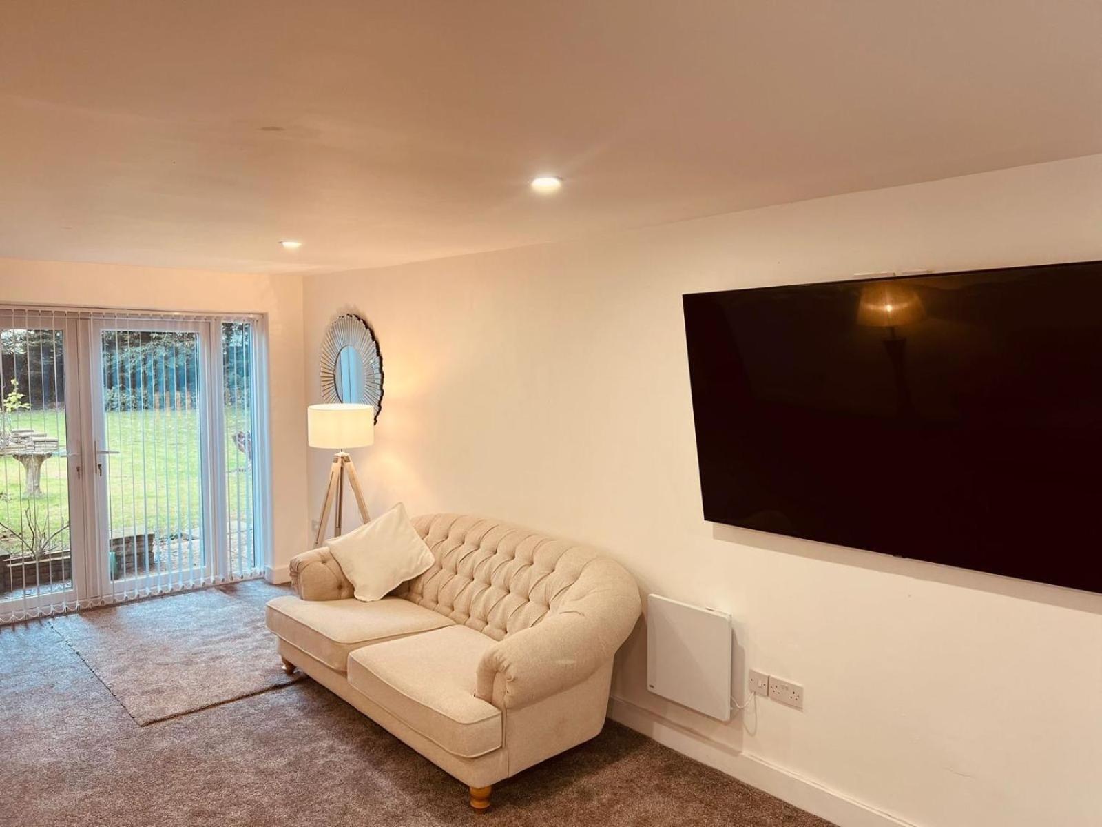 Selborne Studios Off Road Gated Parking Coventry Exterior foto