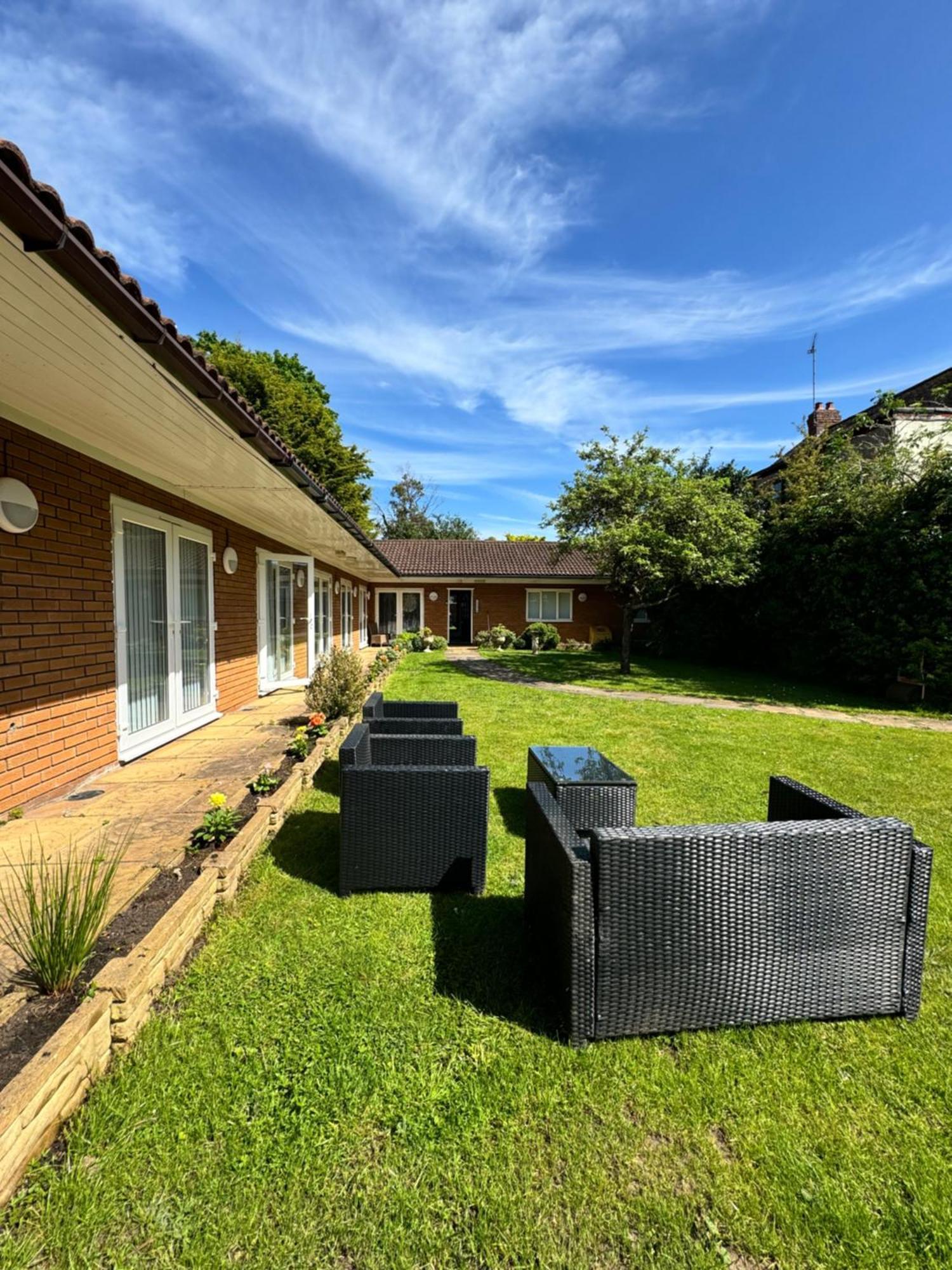 Selborne Studios Off Road Gated Parking Coventry Exterior foto